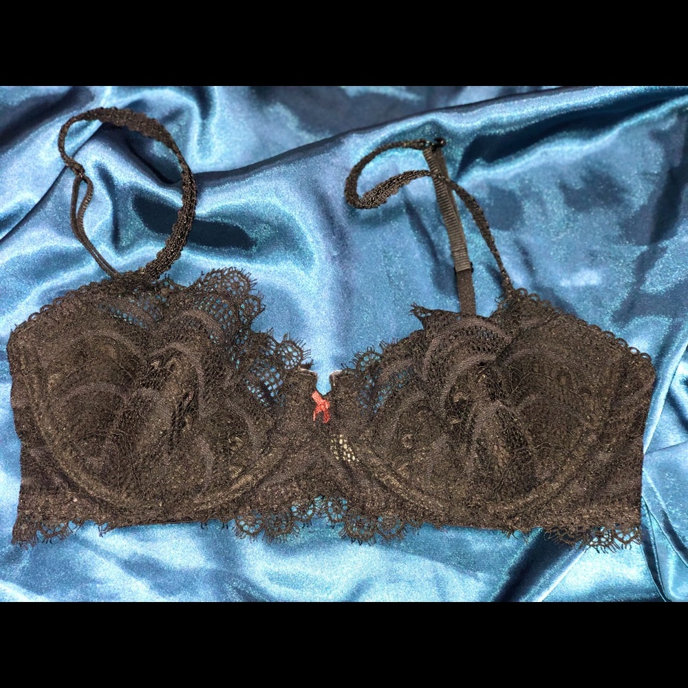 Black lace bra